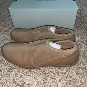 Releve Platinum Tan Guard Shoes